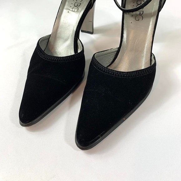 Vintage Bcbg MaxAzria Leather Velvet Heels Women's 8.5 - Picture 2 of 4